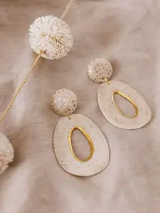 VMA PLAY FASHION Gold-Plated Contemporary Drop Earrings