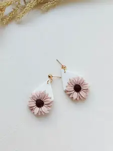 VMA PLAY FASHION Floral Shaped Drop Earrings