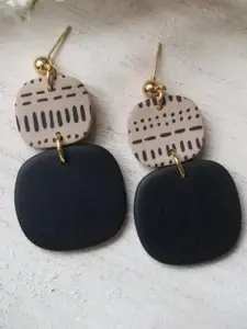 VMA PLAY FASHION Geometric Shaped Drop Earrings