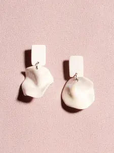 VMA PLAY FASHION Gold Plated Contemporary Drop Earrings