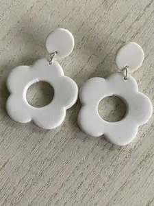 VMA PLAY FASHION Floral Shaped Drop Earrings