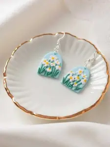 VMA PLAY FASHION Floral Drop Earrings