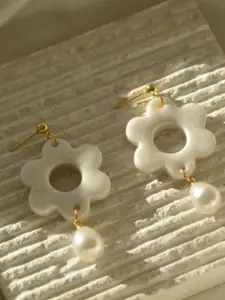 VMA PLAY FASHION Brass-Plated Floral Drop Earrings