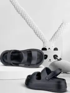 WOLVESDEN Women Sliders Flip Flops