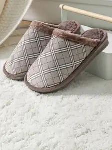 WOLVESDEN Women Printed Room Slippers