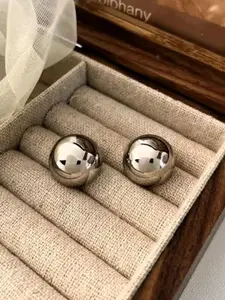 V FASHION JEWELLERY Stainless Steel Silver-Plated  Shaped Studs