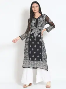 PARAMOUNT CHIKAN Women Ethnic Motifs Embroidered Lucknowi Chikankari Kurta