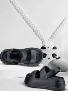 WOLVESDEN Women Sliders Flip Flops