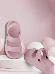 WOLVESDEN Women Sliders Flip Flops