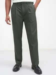 HIGHLANDER Men Relaxed Fit Mid-Rise Pleated Korean Pants