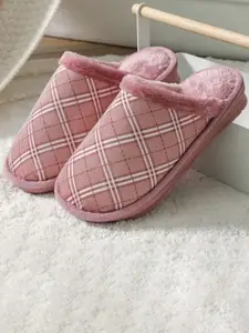 WOLVESDEN Women Printed Slip-On