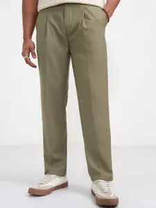 HIGHLANDER Men Regular Fit Mid-Rise Pleated Korean Pants