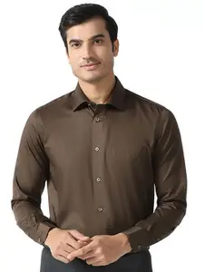 Blackberrys Men India Slim Fit Solid Spread Collar Pure Cotton Formal Shirt
