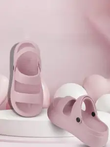 WOLVESDEN Women Set of 2 Slip-On