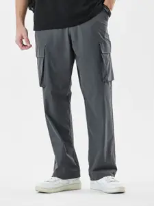 Snitch Men Grey Mid-Rise Regular Fit Cargo Pants