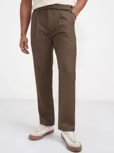 HIGHLANDER Men Relaxed Fit Mid-Rise Pleated Trousers