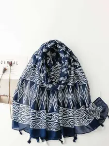 QUECY Women Printed Tasselled Scarf