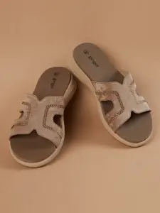 Ginger by Lifestyle Women Solid EVA Slip-On