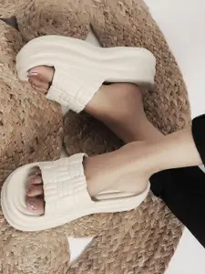 TOMSY CHOICE Women Sliders