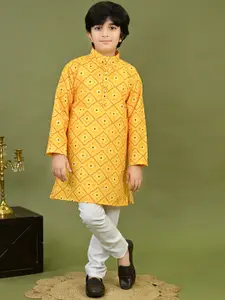BT DEZINES Boys Bandhani Printed Mandarin Collar Straight Kurta With Pyjamas