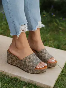 GLO GLAMP Women Printed Sunlit Brown Platform Wedges Sandals