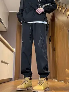 The Roadster Lifestyle Co Men Mid-Rise Joggers