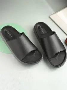 The Roadster Lifestyle Co Men Slider Flip Flops