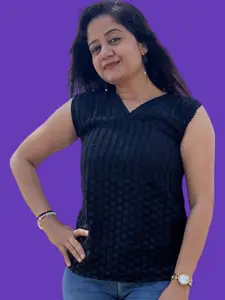 Bhanderi Fashion Women Self Design V-Neck Top