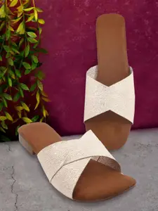 Apratim Women Metallic Square Toe Flats