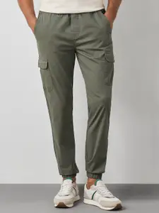 Red Flame Men Solid Mid-Rise Cargo Style Jogger