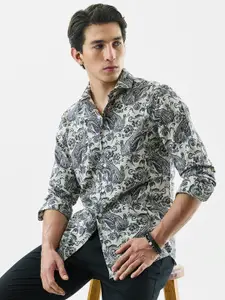 Snitch Men Floral Printed Spread Collar Casual Shirt