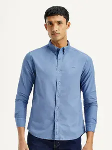Levis Men Slim Fit Solid Button-Down Collar Cotton Casual Shirt