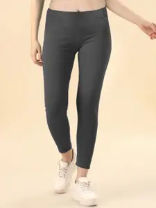 DTR FASHION Round Neck T-shirt & Trousers