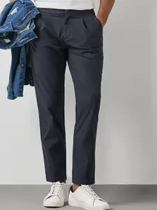 Red Flame Men Solid Relaxed Tapered Fit Travel Pant