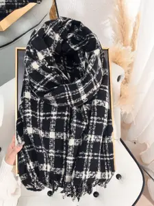 QUECY Women Checked Monochrome Scarf with Tasselled Border