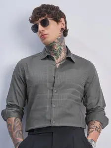 HIGHLANDER Slim Fit Textured Cutaway Collar Cotton Casual Shirt