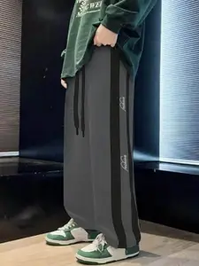 MACK JONNEY Men Striped Mid Rise Track Pant