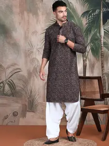 Sangria Chic Geometric Pattern Chikankari Kurta With Sequin