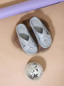 The Roadster Lifestyle Co Women Casual Sliders