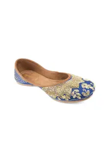 Anouk Women Embellished Ethnic Mojaris Flats