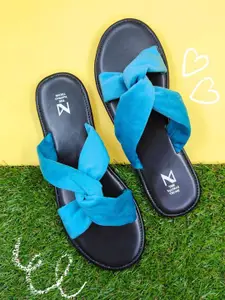 THE MADRAS TRUNK Women Open Toe Flats with Bows