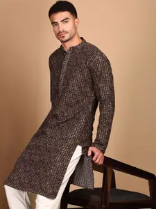 House of Pataudi Chic Geometric Chikankari Kurta With Sequin
