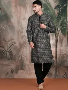 Sangria Geometric Pattern Chikankari Kurta With Sequin
