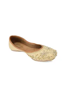 Anouk Women Embellished Ethnic Mojaris Flats