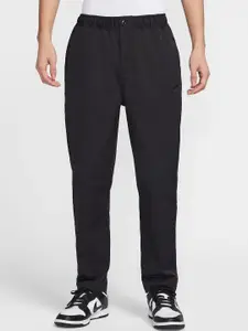 Nike Club Men's Woven Tapered Trousers