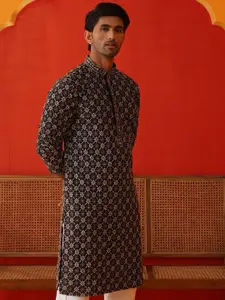 Jompers Men Geometric Embroidered Sequinned Kurta