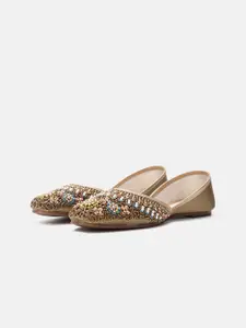 JM Looks Girls Ethnic Mojaris with Embroidered Flats