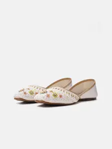 JM Looks Girls Ethnic Mojaris with Embroidered Flats