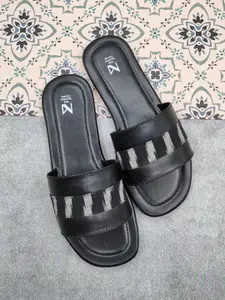 THE MADRAS TRUNK Men Open Toe Flats