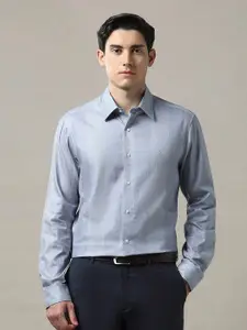 Arrow Men Classic Fit Spread Collar Geometric Printed Cotton Formal Shirt